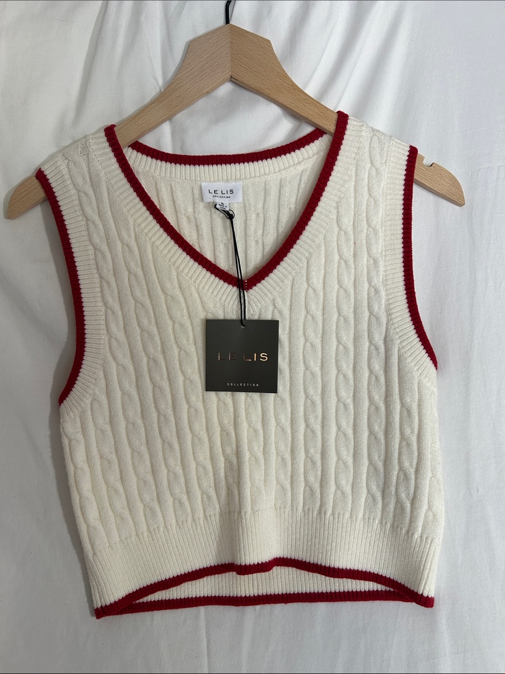 Le Lis Cream Cable-Knit V-Neck Sweater Vest with Red Trim